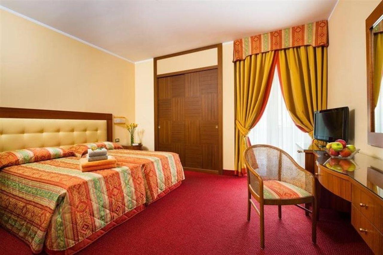 Hotel Metropole 아바노테르메 외부 사진