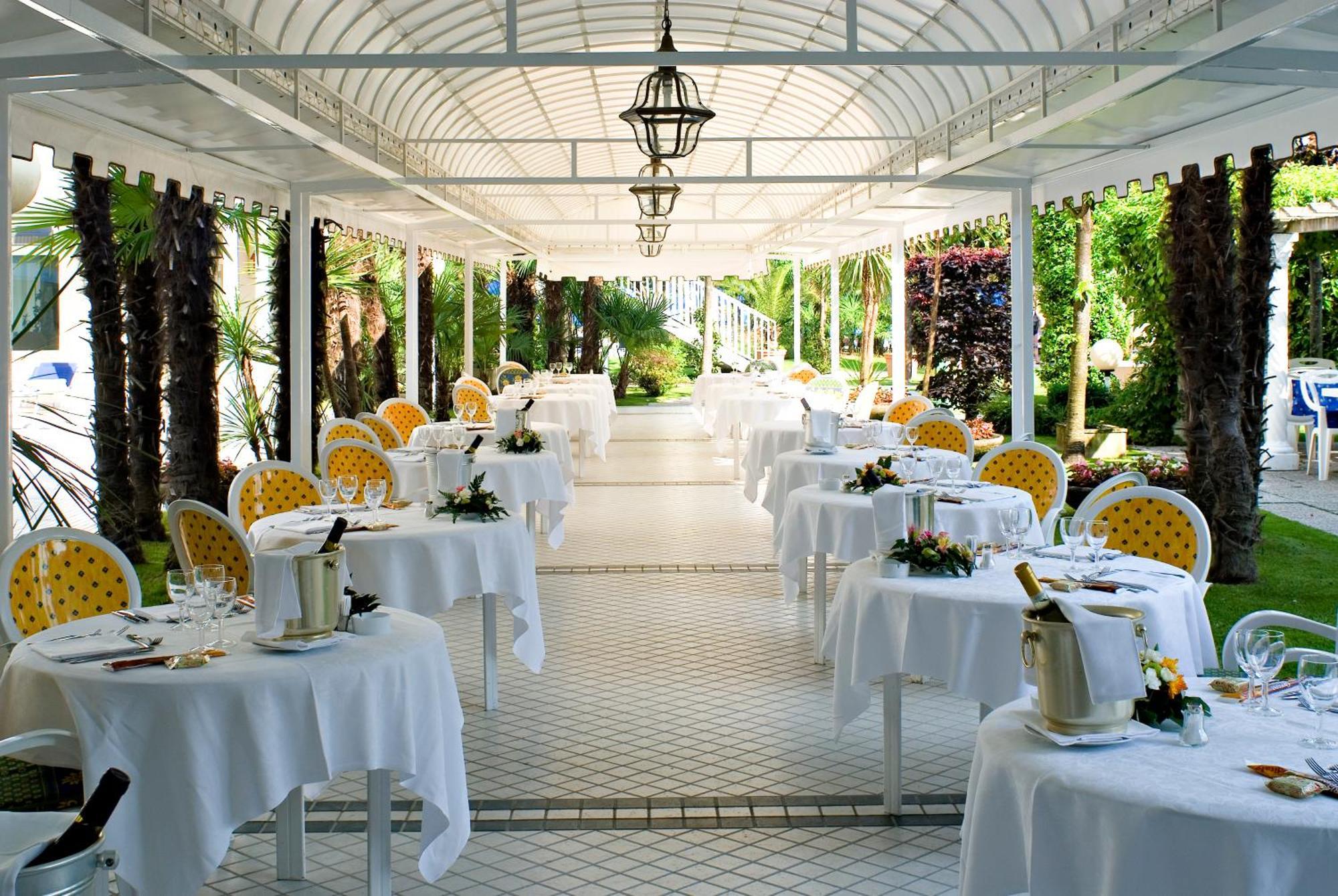 Hotel Metropole 아바노테르메 외부 사진