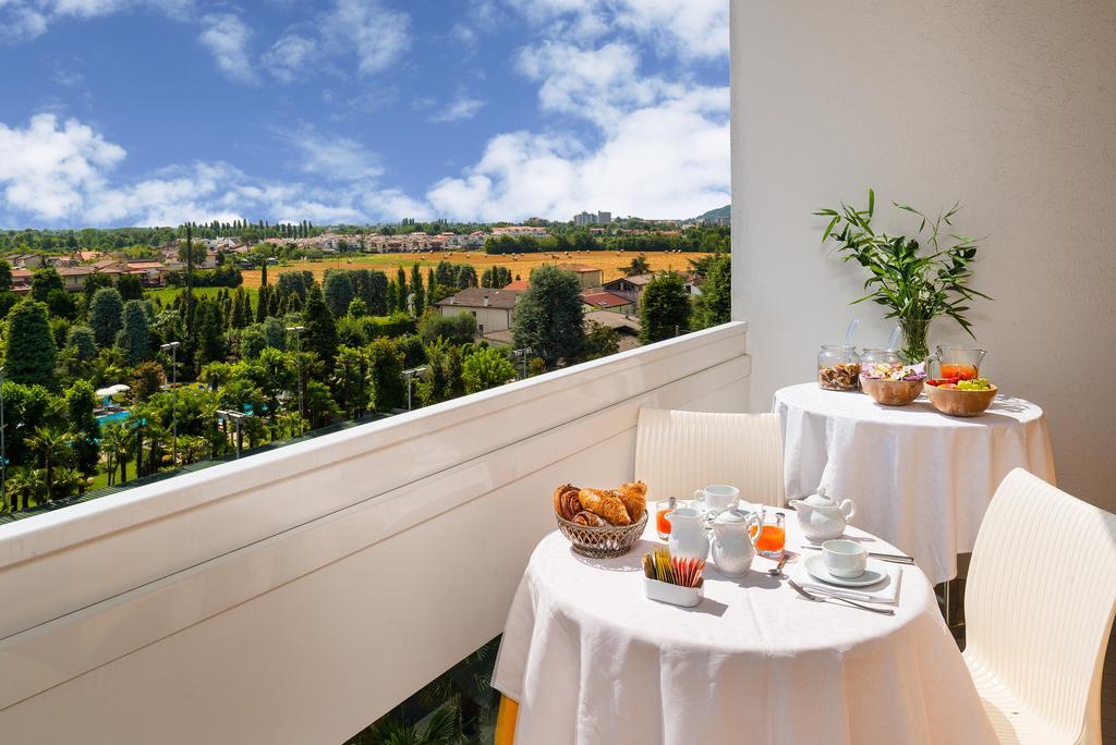 Hotel Metropole 아바노테르메 외부 사진