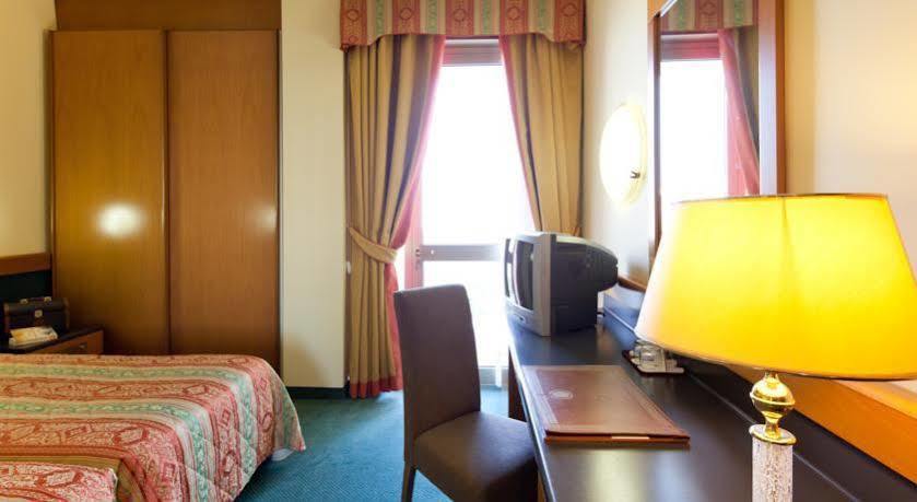 Hotel Metropole 아바노테르메 외부 사진